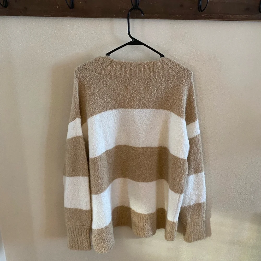 Aerie V-Neck Sweater in Tan and Cream Stripes Size Medium - Picture 2 of 6
